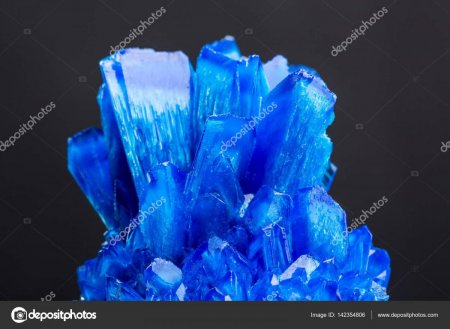 depositphotos_142354806-stock-photo-blue-salt-crystal.jpg