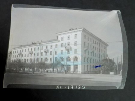 Жилой дом на пр. Ленина в Березняках.1955 г. Общий вид..jpg
